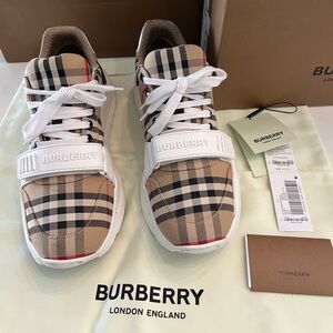 Men Burberry Shoes